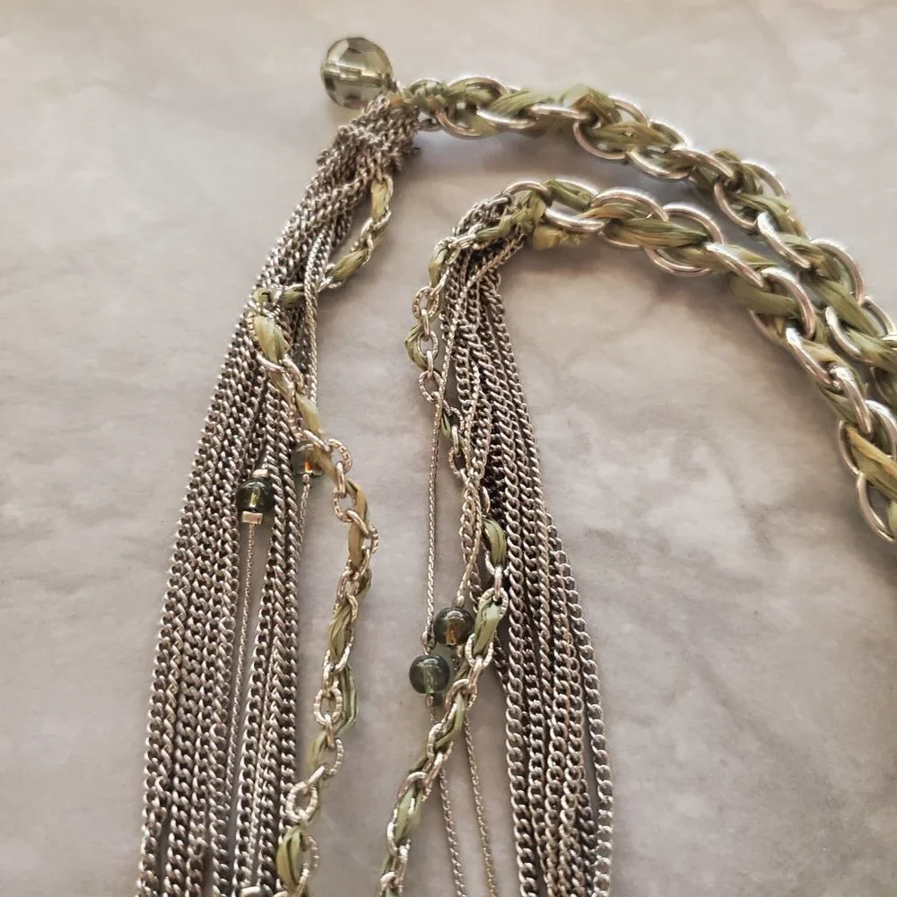 ✨ Talbots Necklace Multi Strand Green Silver Chain Fabric Raffia Beaded Peppy ✨ - Picture 4 of 6